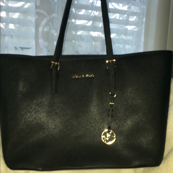 Michael Kors Handbags - Michael Kors Jet Set tote