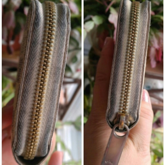 Authentic LV Azur zipped around wallet - Picture 4 of 8