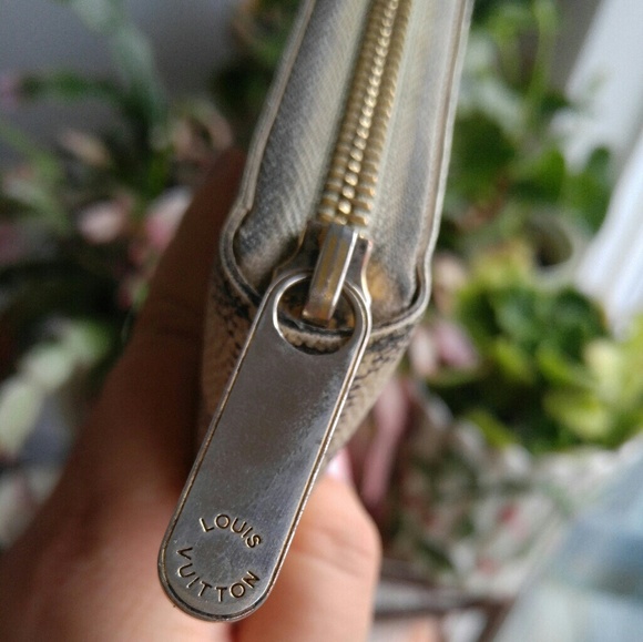 Authentic LV Azur zipped around wallet - Picture 6 of 8