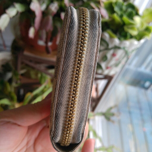 Authentic LV Azur zipped around wallet - Picture 8 of 8