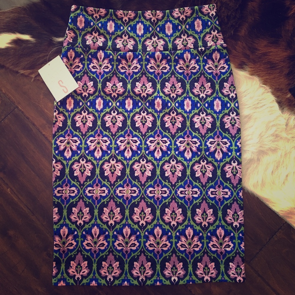 Lularoe Cassie Skirt- Small