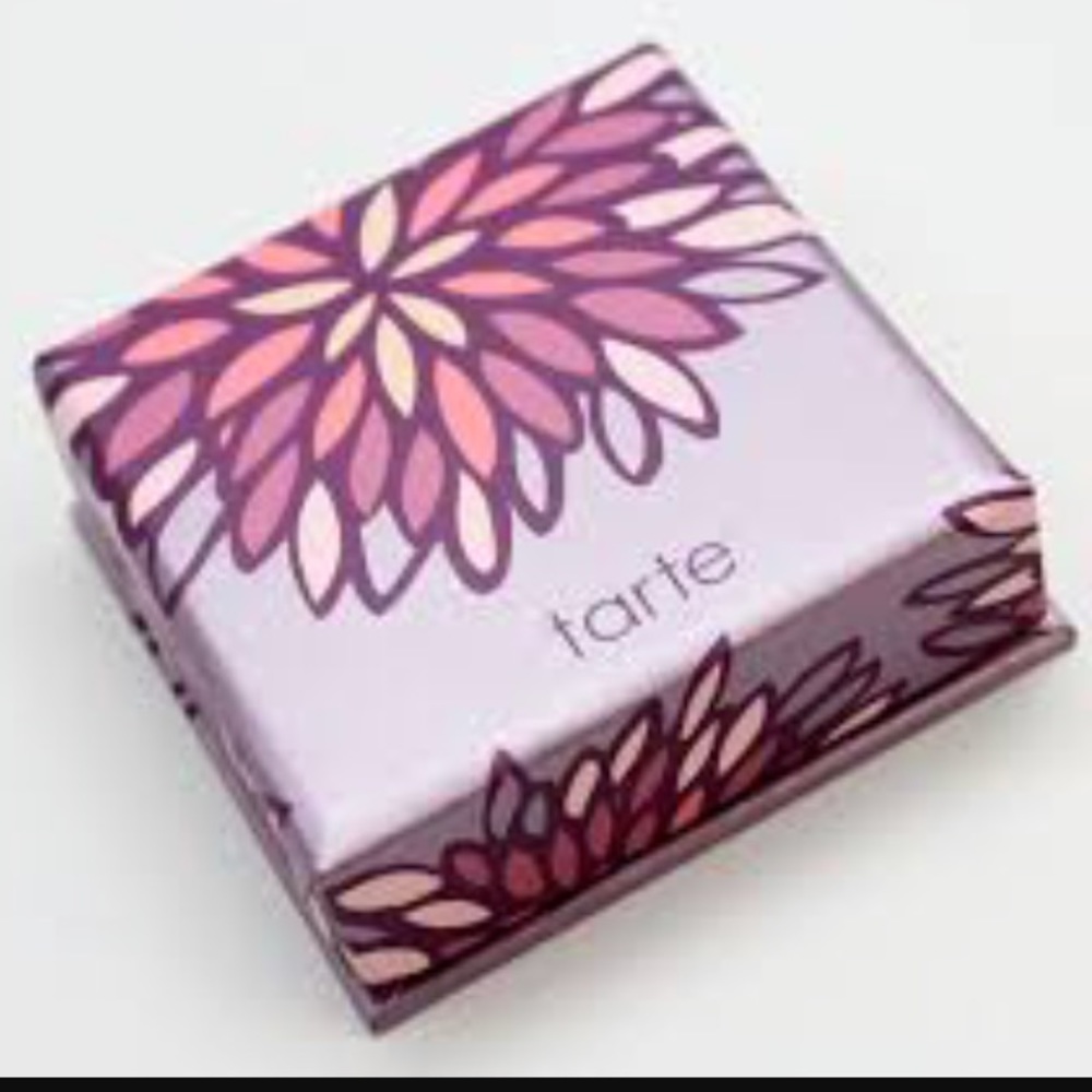 Tarte eyeshadow 'candy' beauty & the box quad