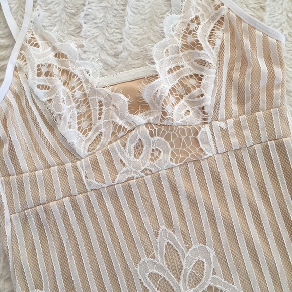 Boutique Lace  Dress - Picture 4 of 7