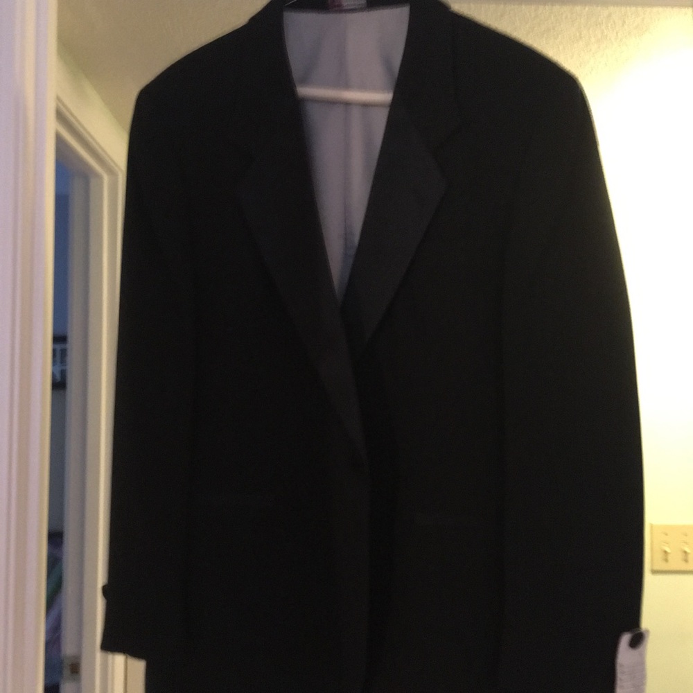 Mans Tuxedo