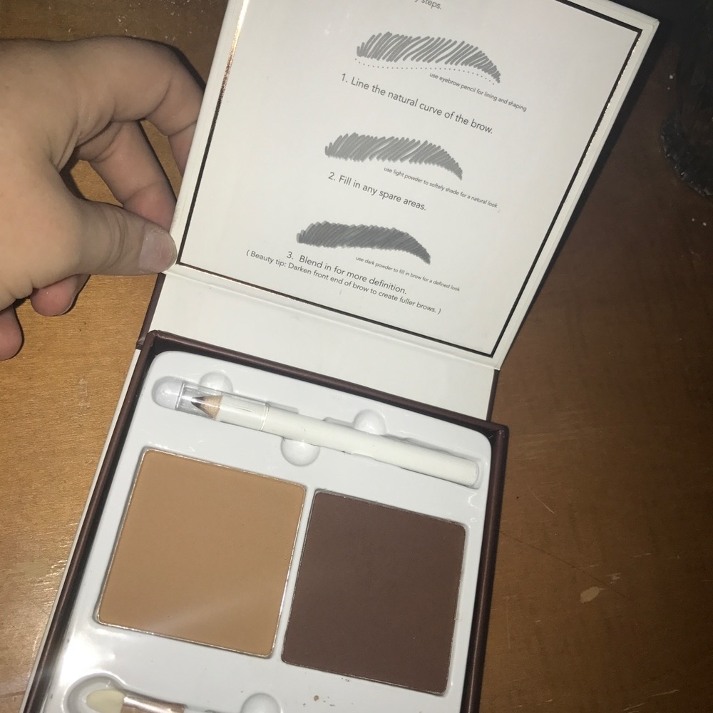 Eyebrow arch kit