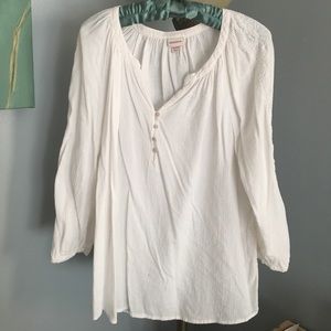 GAUZE PEASANT SHIRT. SUPER CUTE!