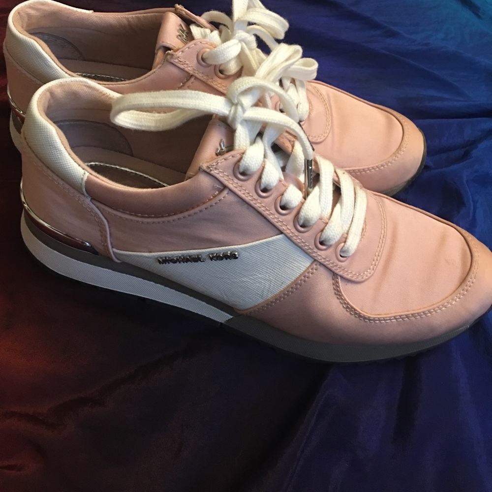 🔴Final markdown 🎀 Micheal Kors satin sneakers