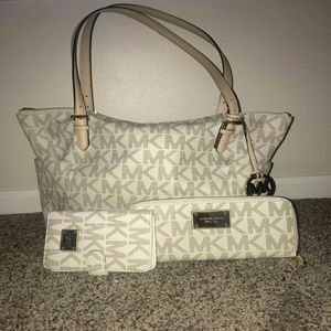 Michael Kors shoulder tote