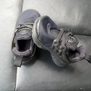 Nike toddler sneakers