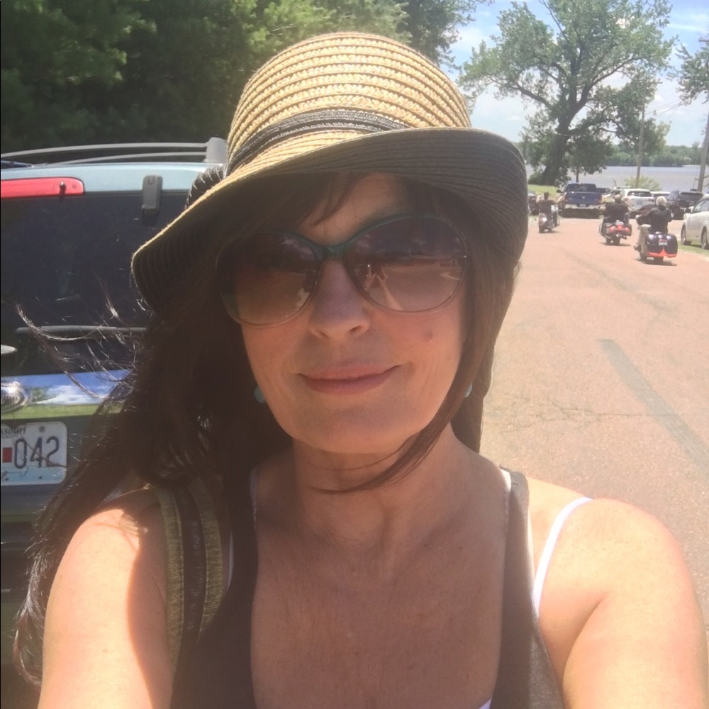 Meet your Posher, Sherry