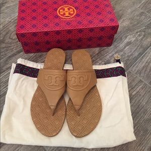 ❌SOLD on M❌TORY BURCH QUILTED THONG