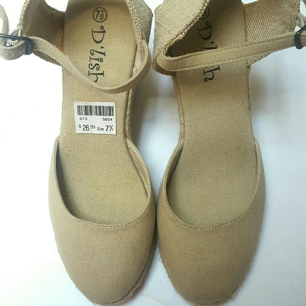 Nude wedges