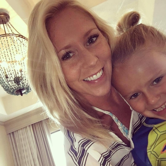 Meet your Posher, Krystal - Picture 1 of 1