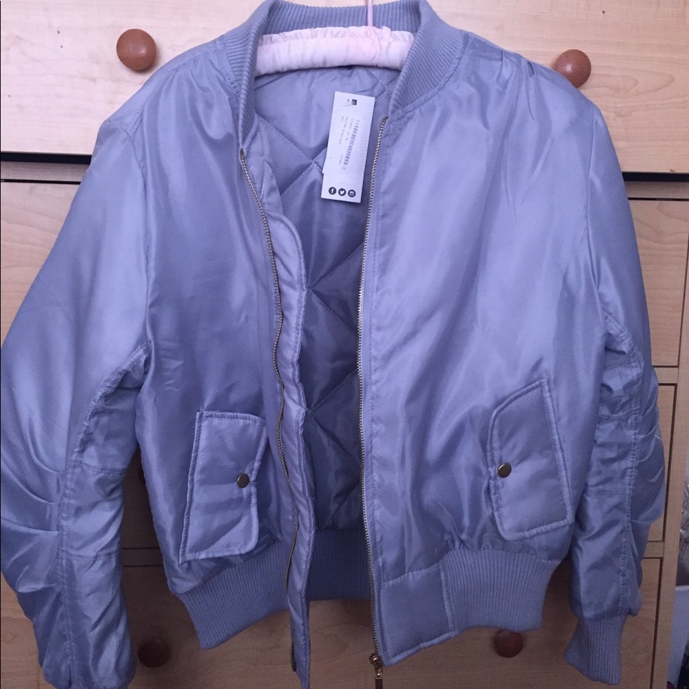 Light blue-gray bomber!