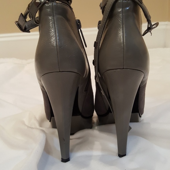 Sold- Grey Peep Toe Booties! Sz 7 - Picture 5 of 5