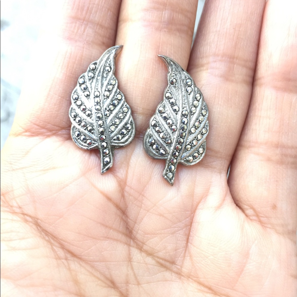 Pre-Owned,Sterling,Marcasite,Screw, leaf Earrings.