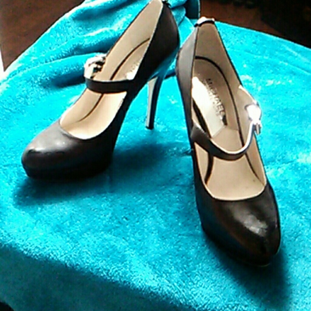 Michael Kors black 3 3/4"