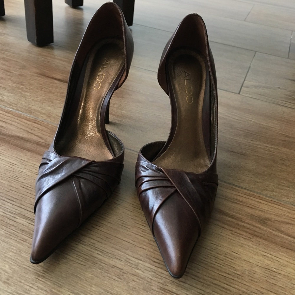 Superpointy dark brown leather heels