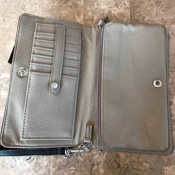 Black wristlet/wallet brand new! - Picture 2 of 4