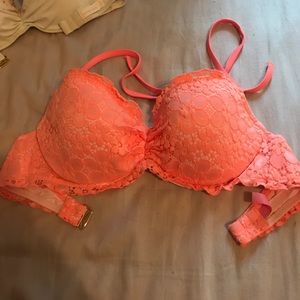 NWOT Victoria's Secret lace bikini top