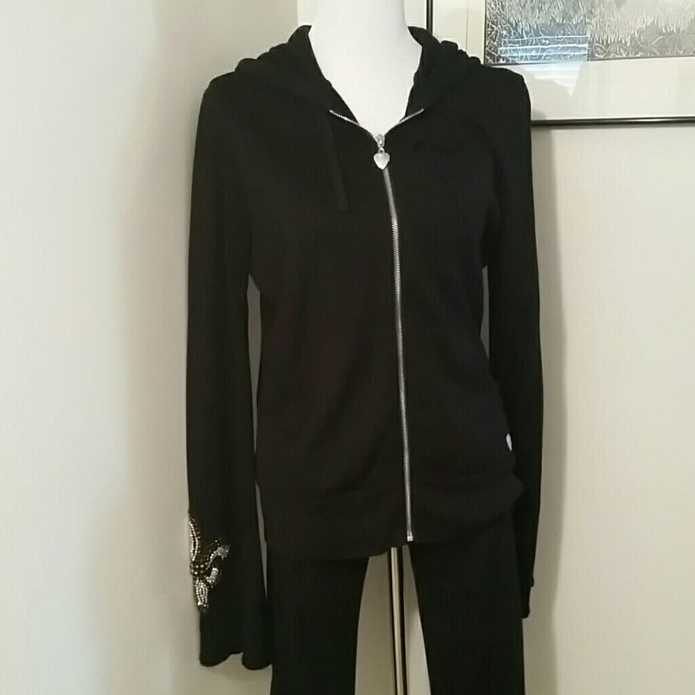 TWISTED HEART BLACK HOODIE