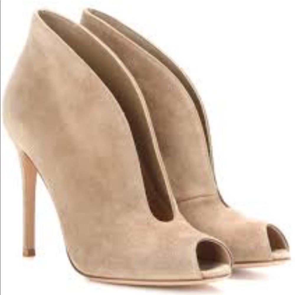 Gianvito Rossi Vamp heel in bisque