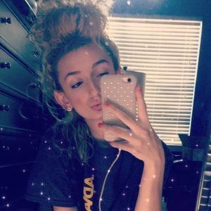 Meet your Posher, Kaitlyn