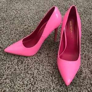 Hot Pink Pointed Toe Pumps