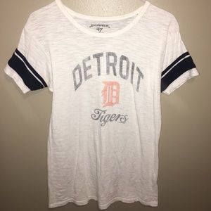 Detroit tigers tee shirt