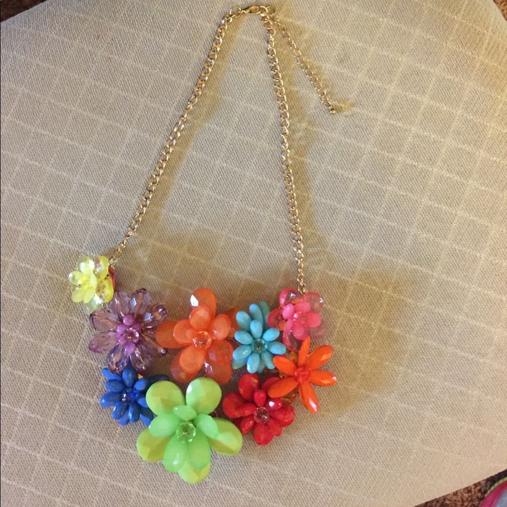 Statement necklace