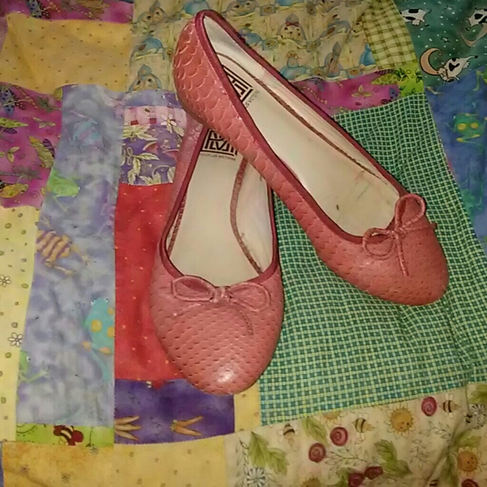 Super cute flats