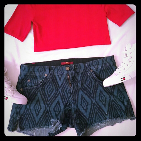 7 For All Mankind Jean Shorts sz 30 - Picture 1 of 3