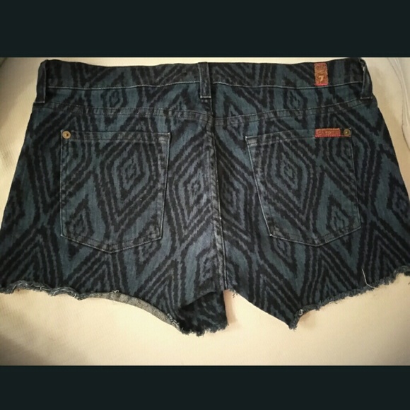 7 For All Mankind Jean Shorts sz 30 - Picture 2 of 3