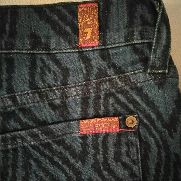 7 For All Mankind Jean Shorts sz 30 - Picture 3 of 3