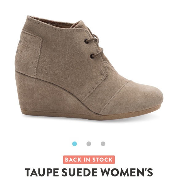 Toms Shoes - Toms tan desert wedges