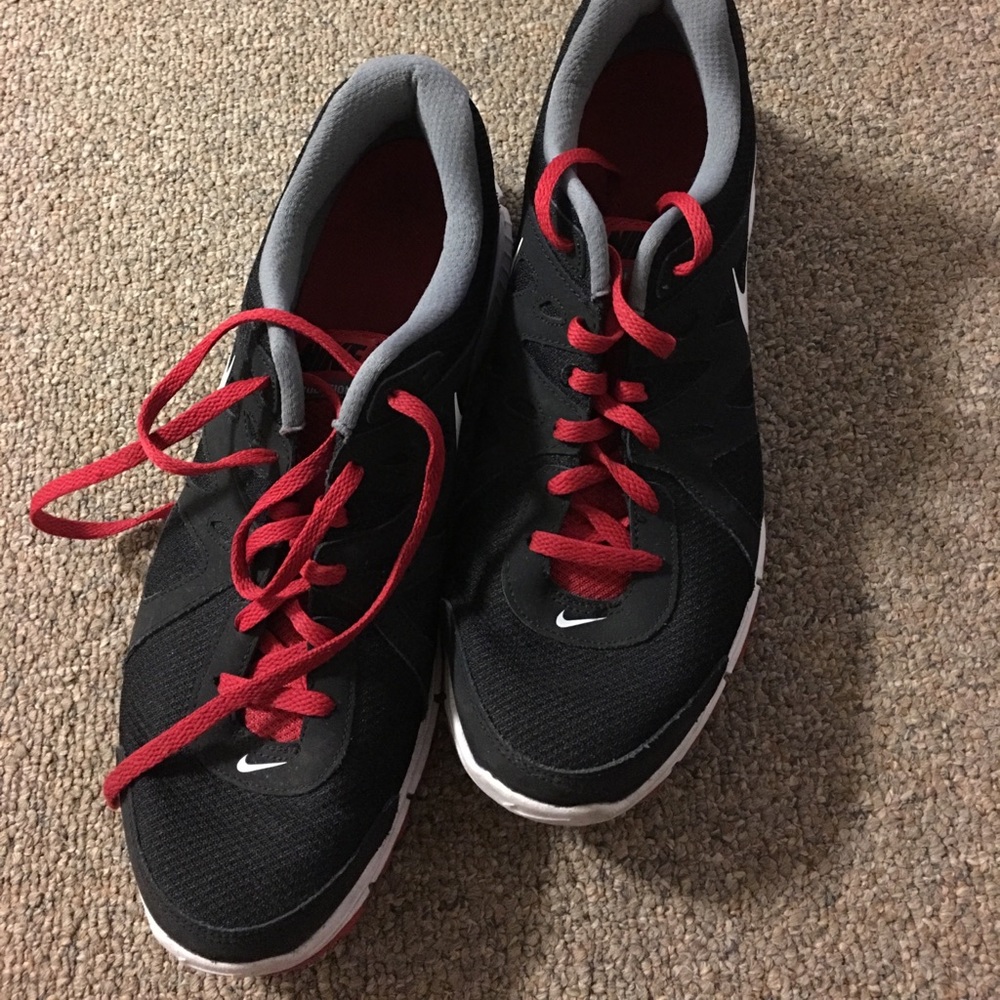 Nike revolution 2