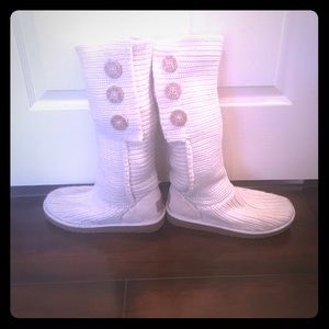Cream knitted ugg boots