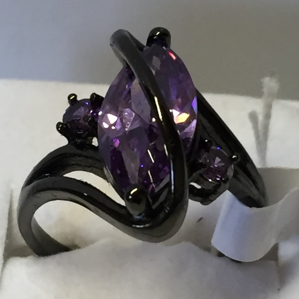 NEW 3.0 cttw purple cz ring black gold plated