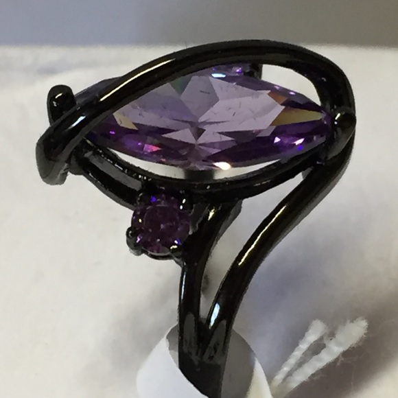 NEW 3.0 cttw purple cz ring black gold plated - Picture 2 of 4