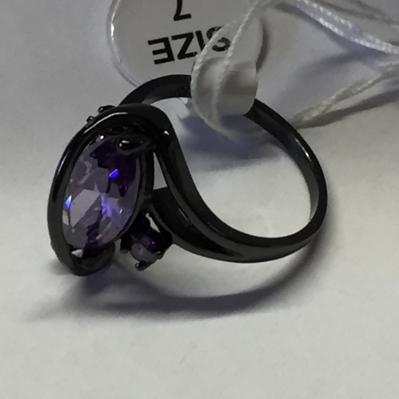 NEW 3.0 cttw purple cz ring black gold plated - Picture 4 of 4