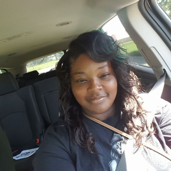 Meet your Posher, Lisa - Picture 1 of 1