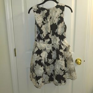 Forever 21 Dresses - Forever 21 Floral Black/White/Gray Dress Forever 21 Dresses - Forever 21 Floral Black/White/Gray Dress