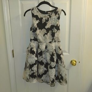 Forever 21 Dresses - Forever 21 Floral Black/White/Gray Dress Forever 21 Dresses - Forever 21 Floral Black/White/Gray Dress
