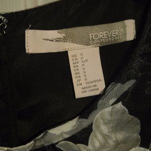 Forever 21 Dresses - Forever 21 Floral Black/White/Gray Dress Forever 21 Dresses - Forever 21 Floral Black/White/Gray Dress