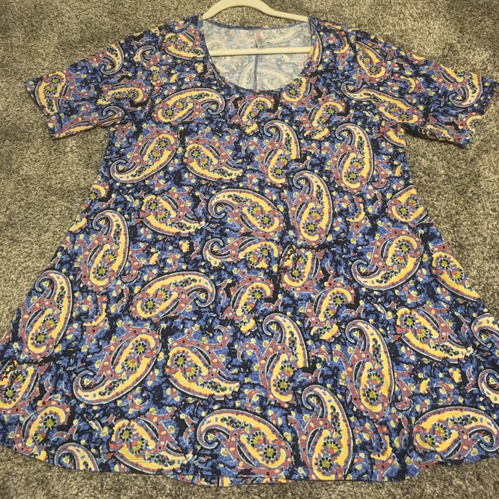 LuLaRoe EUC PERFECT T