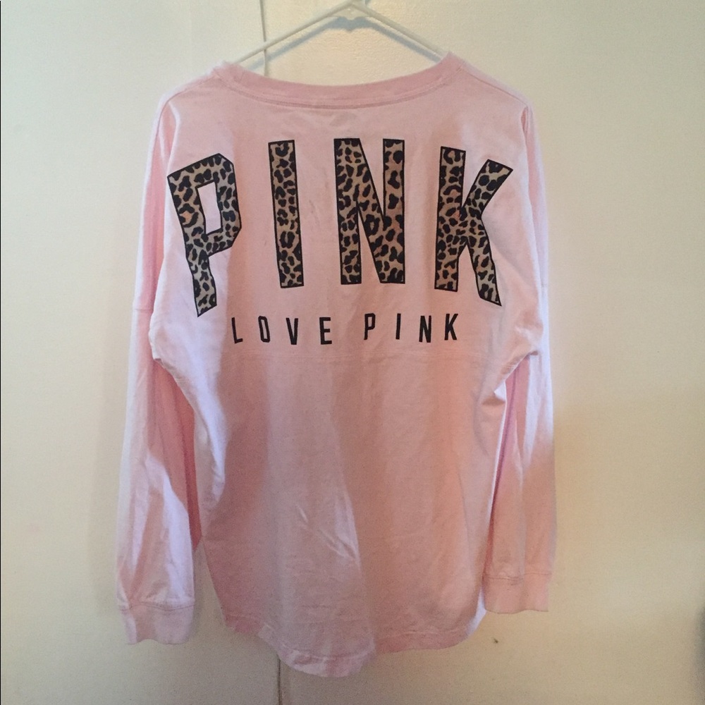 🚫SOLD🚫Pink leopard crewneck L/S tee Med