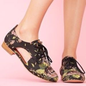 Matiko floral cutout shoes