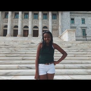 Meet your Posher, Vanessa