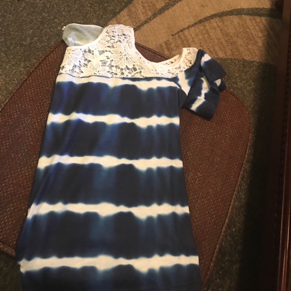 Open shoulder tank top