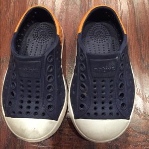 Natives. C4 Dark blue with orange backs. Adorable!